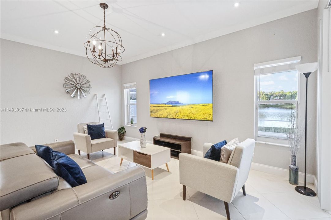 最近租的: $4,800 (3 贝兹, 2 浴室, 2420 平方英尺)