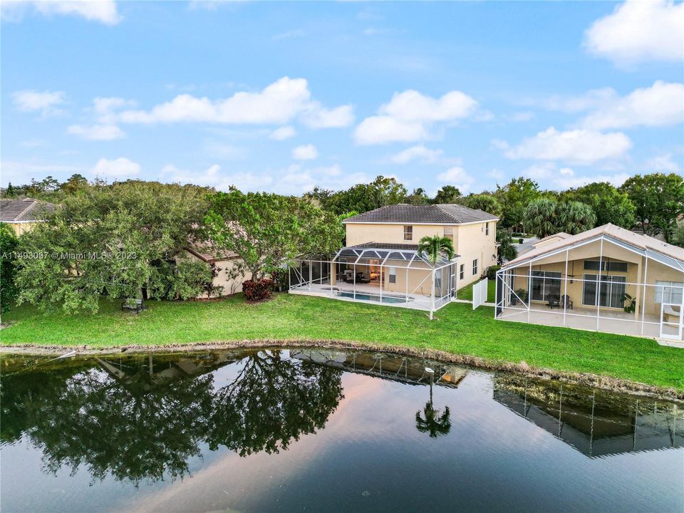 最近租的: $4,800 (3 贝兹, 2 浴室, 2420 平方英尺)