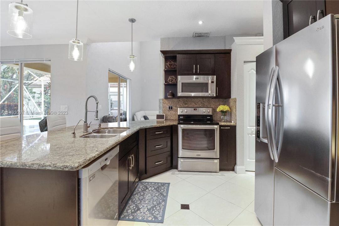 最近租的: $4,800 (3 贝兹, 2 浴室, 2420 平方英尺)