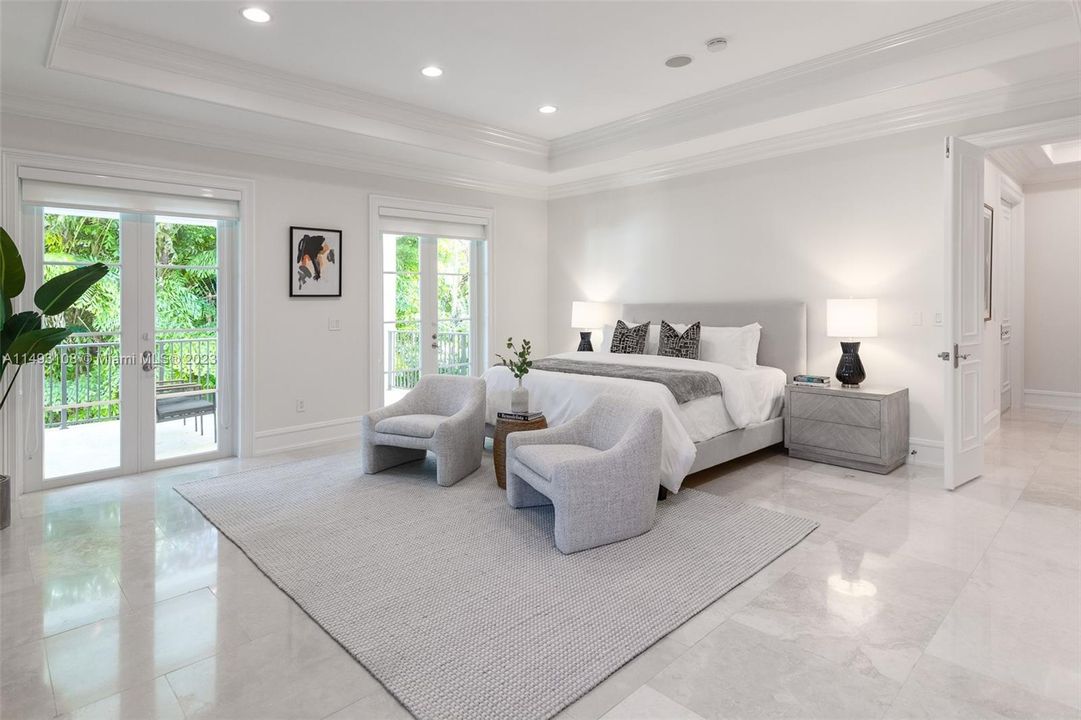 Недавно продано: $3,895,000 (6 спален, 6 ванн, 4833 Квадратных фут)