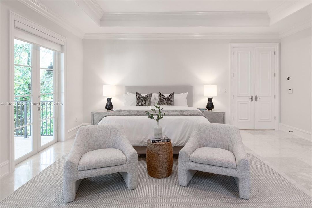 Недавно продано: $3,895,000 (6 спален, 6 ванн, 4833 Квадратных фут)