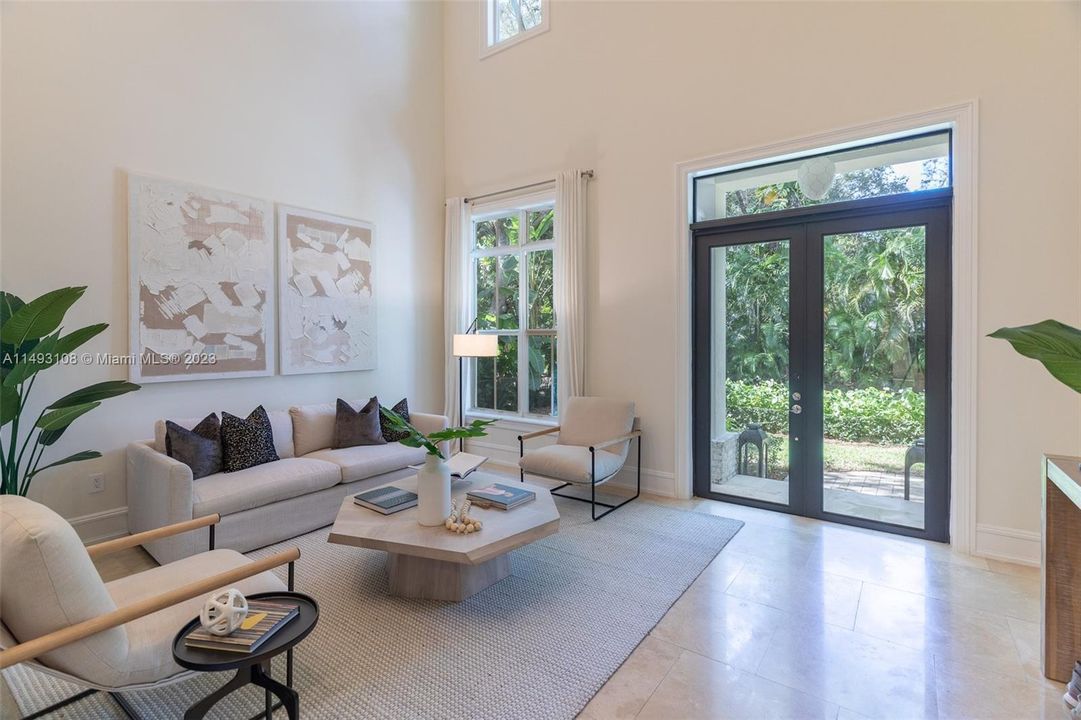 Недавно продано: $3,895,000 (6 спален, 6 ванн, 4833 Квадратных фут)