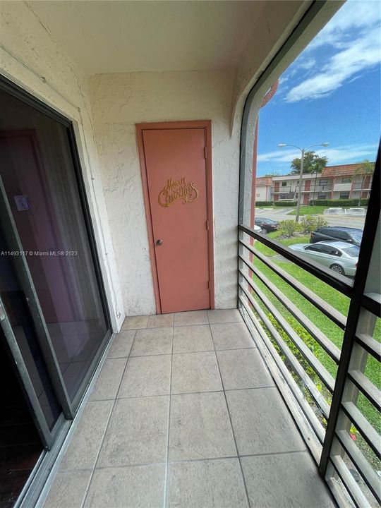 最近租的: $2,000 (2 贝兹, 2 浴室, 970 平方英尺)