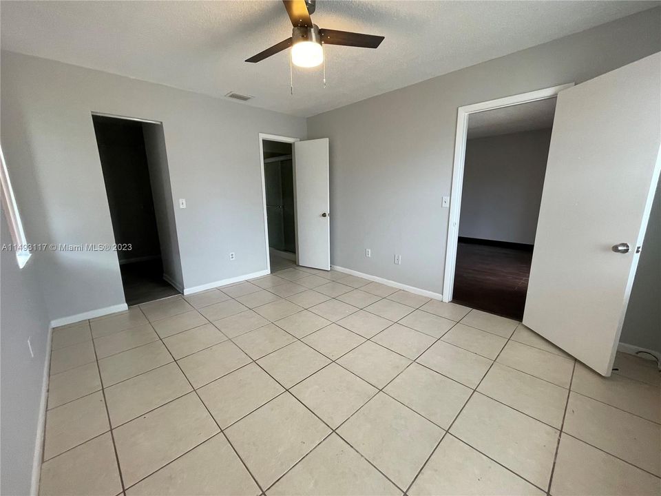 最近租的: $2,000 (2 贝兹, 2 浴室, 970 平方英尺)