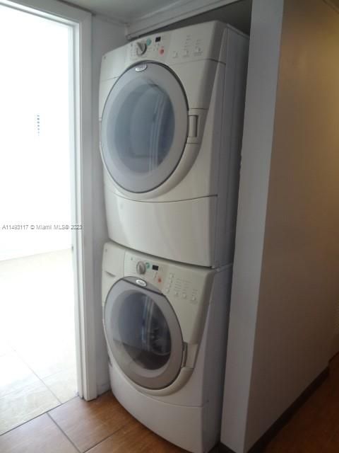 最近租的: $2,000 (2 贝兹, 2 浴室, 970 平方英尺)