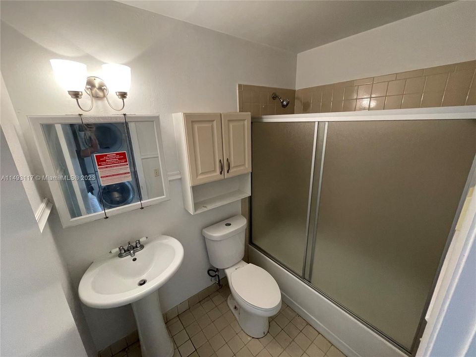 最近租的: $2,000 (2 贝兹, 2 浴室, 970 平方英尺)