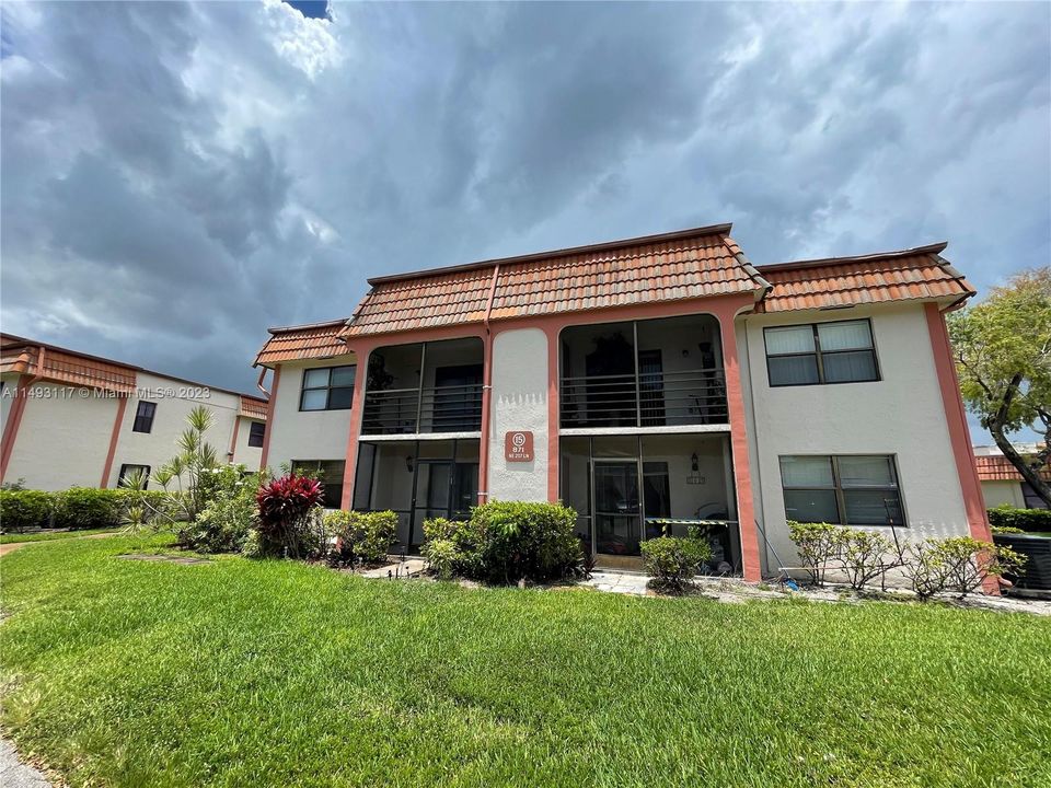 最近租的: $2,000 (2 贝兹, 2 浴室, 970 平方英尺)