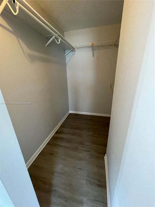 最近租的: $2,000 (2 贝兹, 2 浴室, 970 平方英尺)