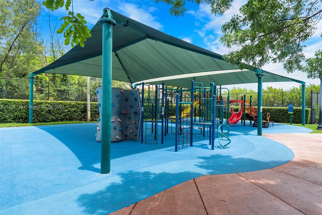 Vendido Recientemente: $15,500,000 (5 camas, 4 baños, 3488 Pies cuadrados)