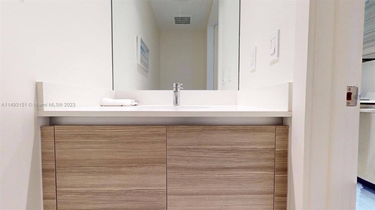 Vendido Recientemente: $482,000 (1 camas, 1 baños, 621 Pies cuadrados)