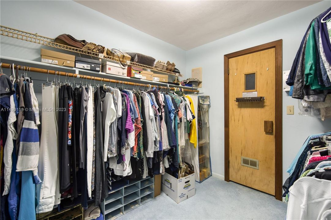 Recently Sold: $749,900 (4 beds, 2 baths, 2983 Square Feet)