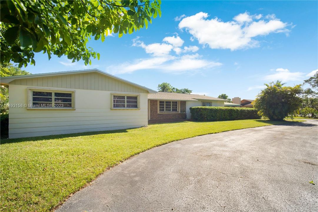 Recently Sold: $749,900 (4 beds, 2 baths, 2983 Square Feet)