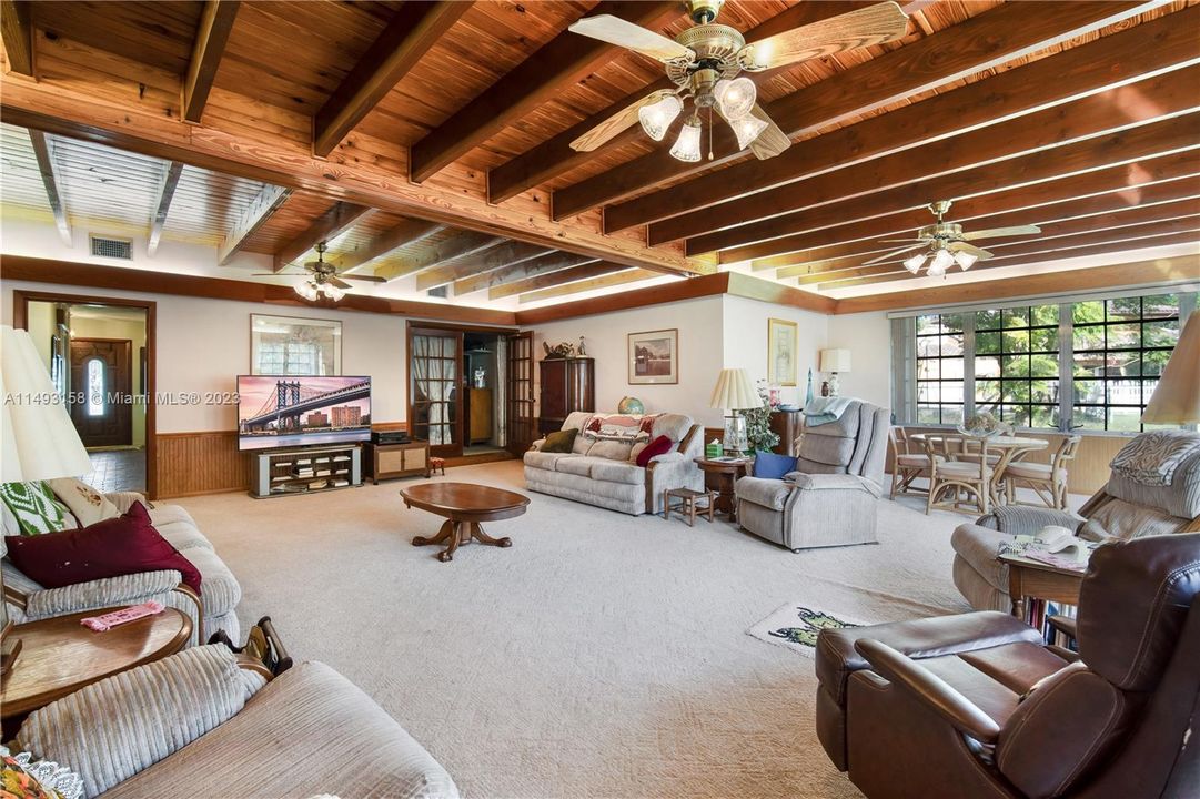 Recently Sold: $749,900 (4 beds, 2 baths, 2983 Square Feet)