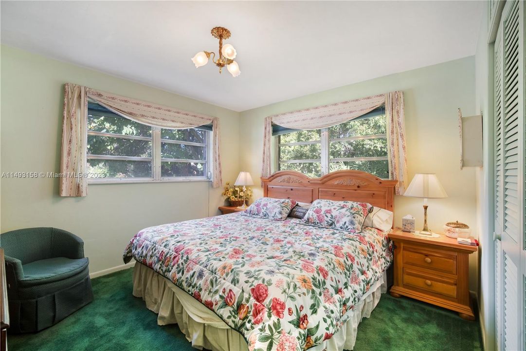 Recently Sold: $749,900 (4 beds, 2 baths, 2983 Square Feet)