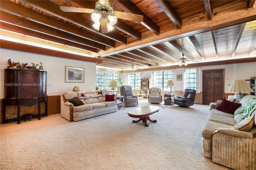 Recently Sold: $749,900 (4 beds, 2 baths, 2983 Square Feet)