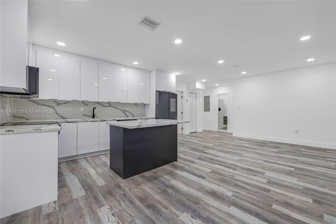 Recently Sold: $760,000 (4 beds, 3 baths, 1282 Square Feet)