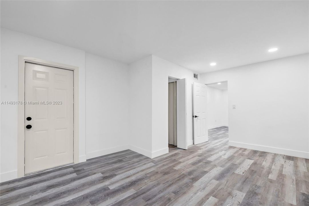 Recently Sold: $760,000 (4 beds, 3 baths, 1282 Square Feet)