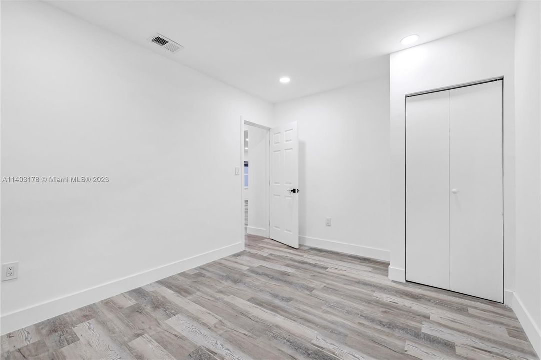 Recently Sold: $760,000 (4 beds, 3 baths, 1282 Square Feet)