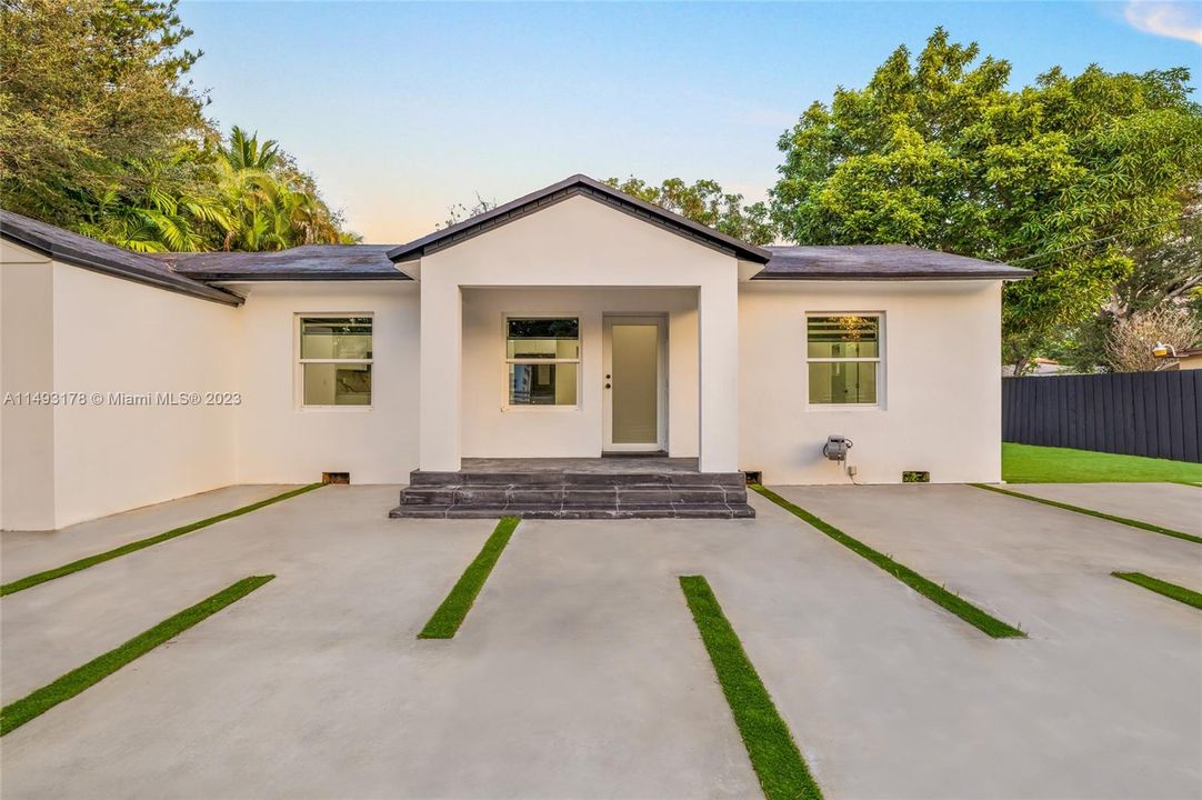 Recently Sold: $760,000 (4 beds, 3 baths, 1282 Square Feet)