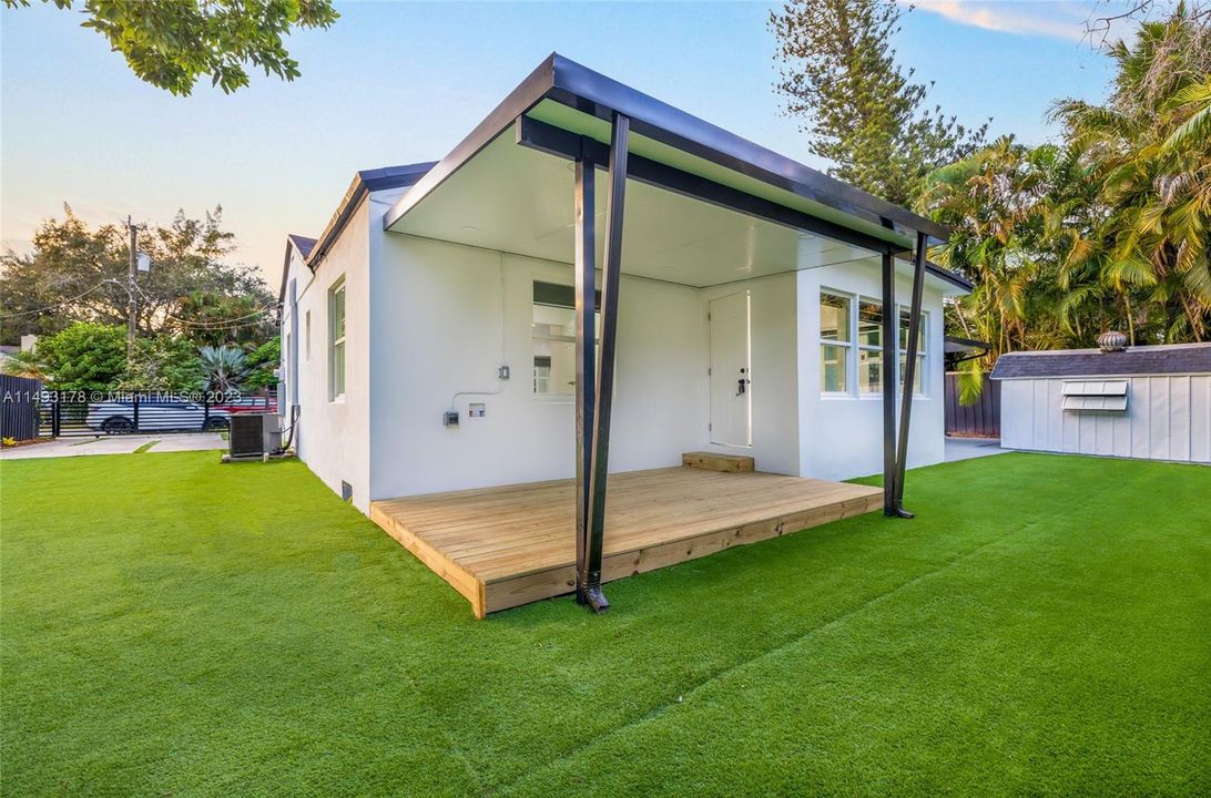 Recently Sold: $760,000 (4 beds, 3 baths, 1282 Square Feet)