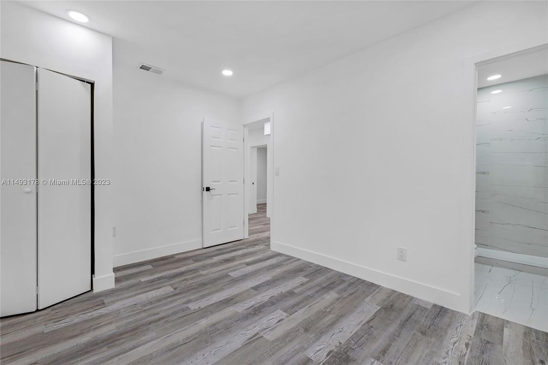 Recently Sold: $760,000 (4 beds, 3 baths, 1282 Square Feet)