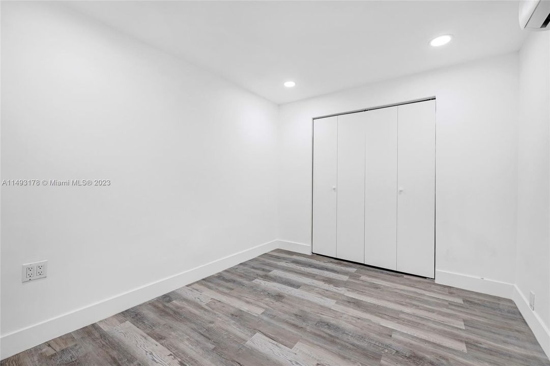 Recently Sold: $760,000 (4 beds, 3 baths, 1282 Square Feet)