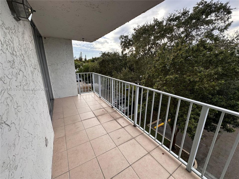 最近售出: $320,000 (1 贝兹, 1 浴室, 775 平方英尺)