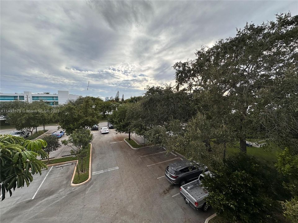 最近售出: $320,000 (1 贝兹, 1 浴室, 775 平方英尺)