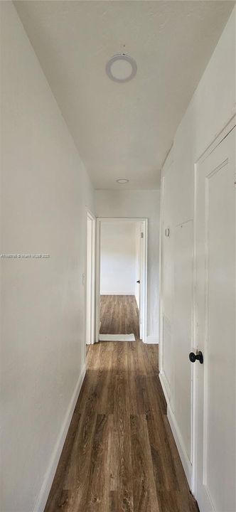 Recently Sold: $420,000 (3 beds, 1 baths, 936 Square Feet)