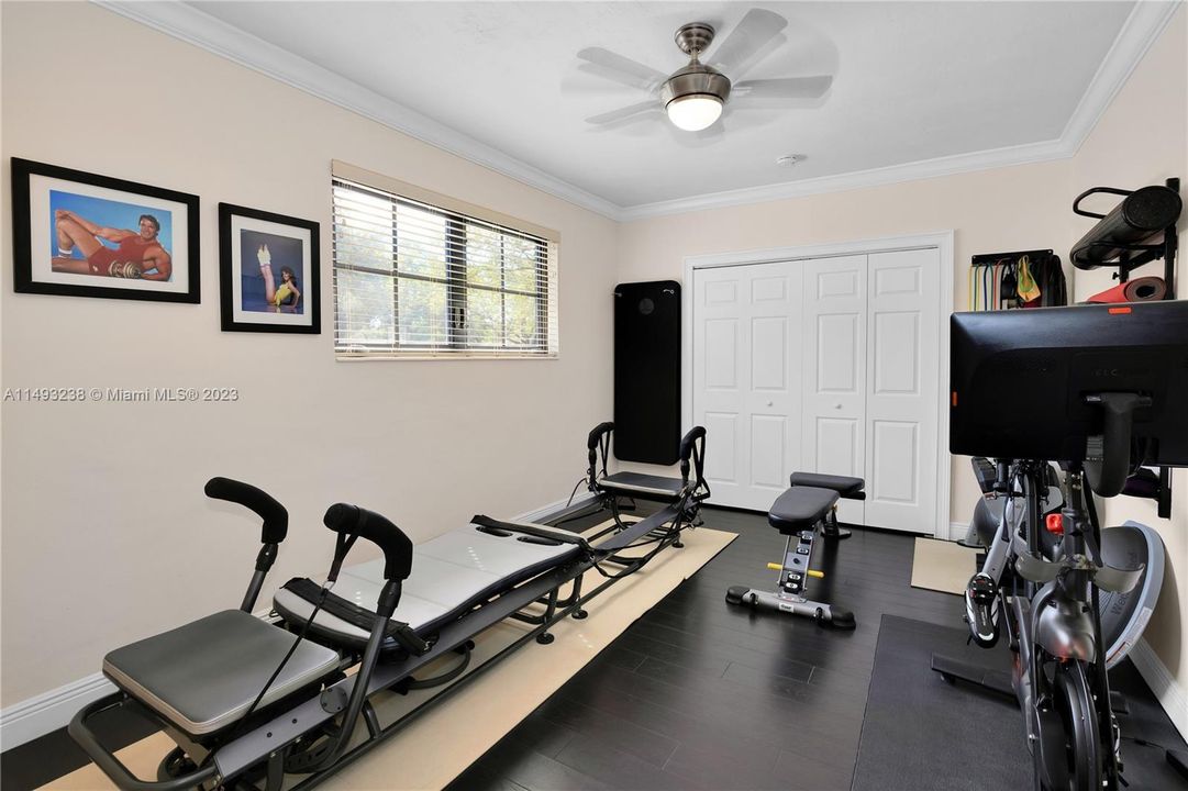 Недавно продано: $1,595,000 (3 спален, 2 ванн, 2129 Квадратных фут)