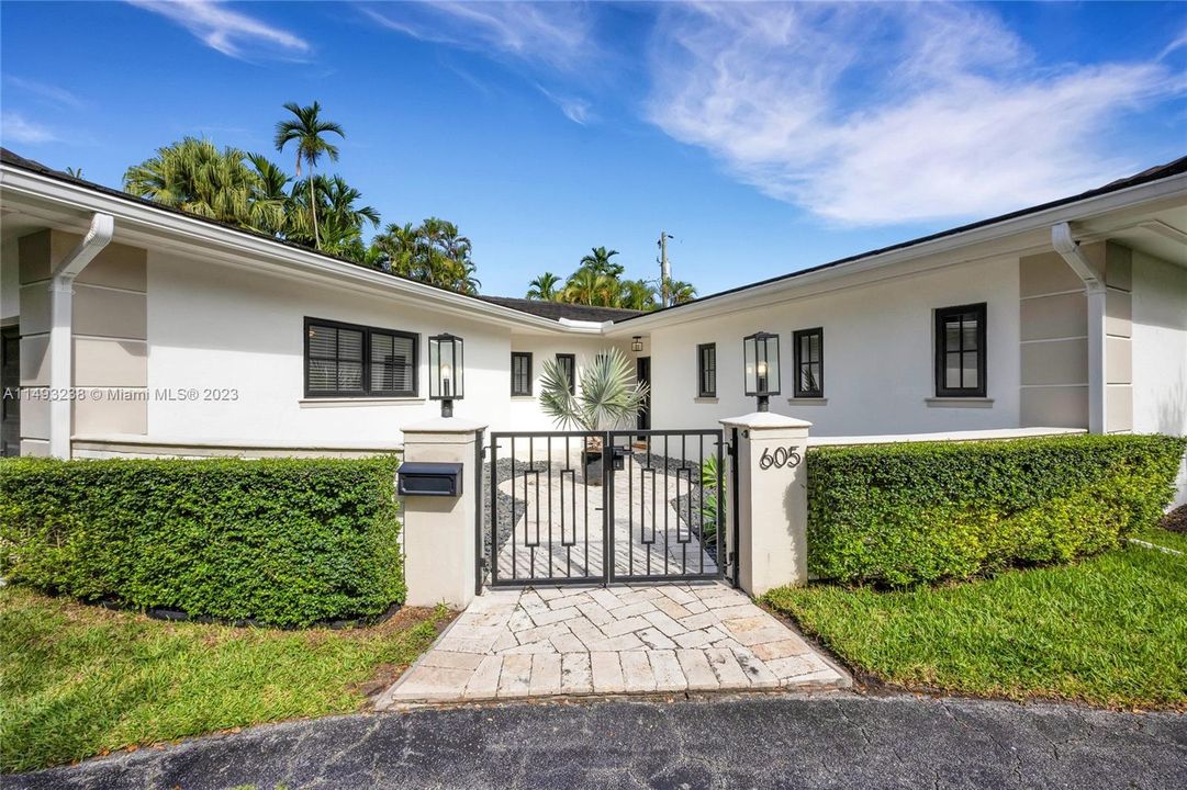 Недавно продано: $1,595,000 (3 спален, 2 ванн, 2129 Квадратных фут)