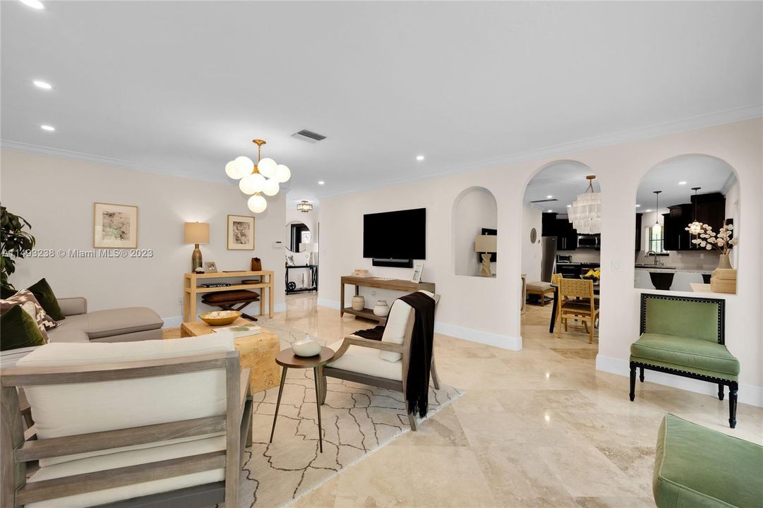 Недавно продано: $1,595,000 (3 спален, 2 ванн, 2129 Квадратных фут)