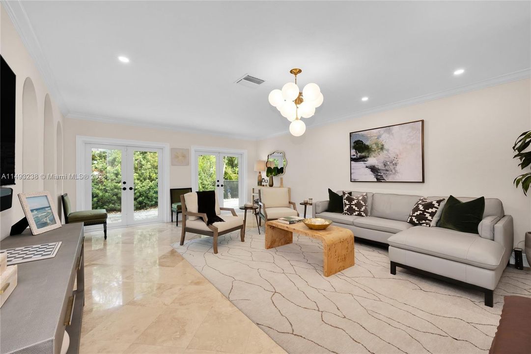 Недавно продано: $1,595,000 (3 спален, 2 ванн, 2129 Квадратных фут)