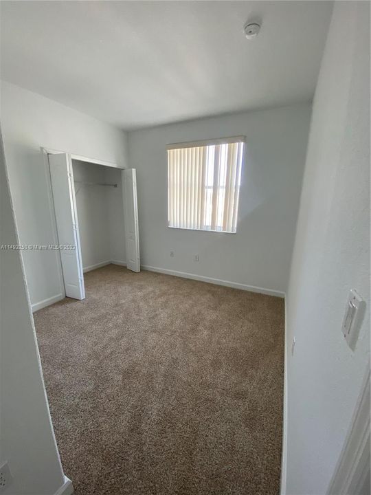 Recently Sold: $230,000 (3 beds, 2 baths, 1076 Square Feet)