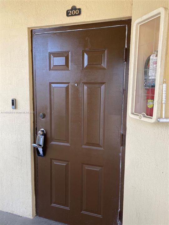 Recently Sold: $230,000 (3 beds, 2 baths, 1076 Square Feet)