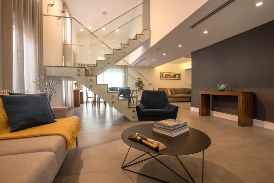 Recently Sold: $1,988,000 (3 beds, 3 baths, 2066 Square Feet)