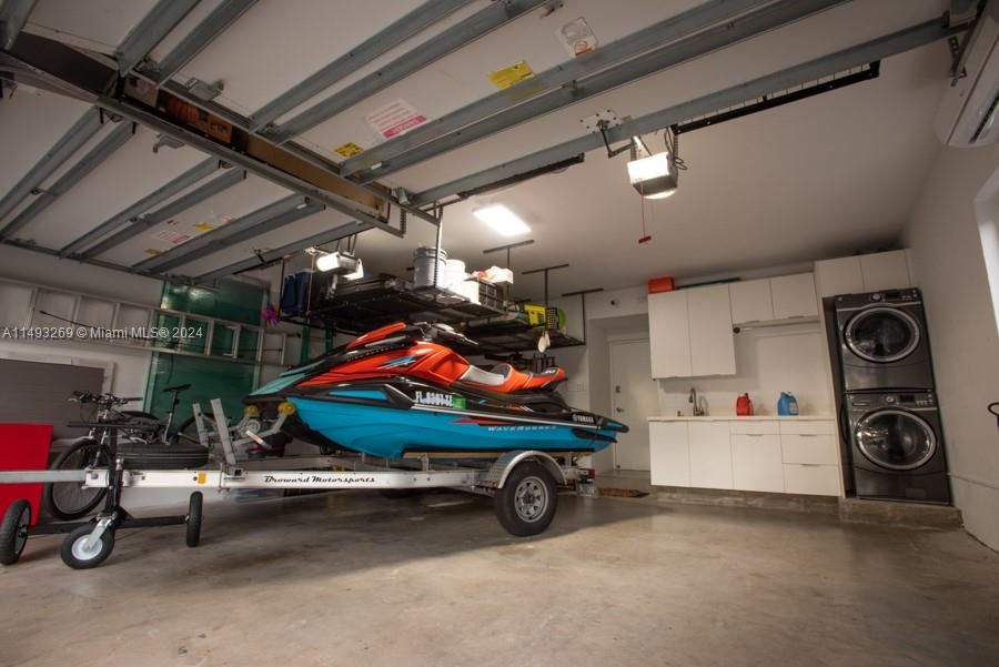 Recently Sold: $1,988,000 (3 beds, 3 baths, 2066 Square Feet)