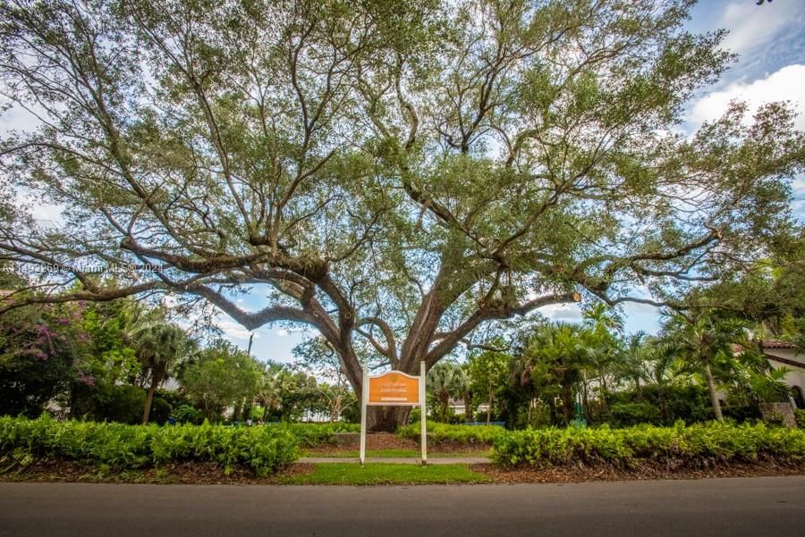 Recently Sold: $1,988,000 (3 beds, 3 baths, 2066 Square Feet)