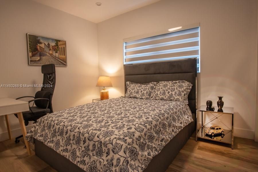 Recently Sold: $1,988,000 (3 beds, 3 baths, 2066 Square Feet)