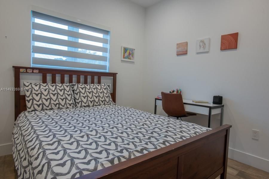 Recently Sold: $1,988,000 (3 beds, 3 baths, 2066 Square Feet)