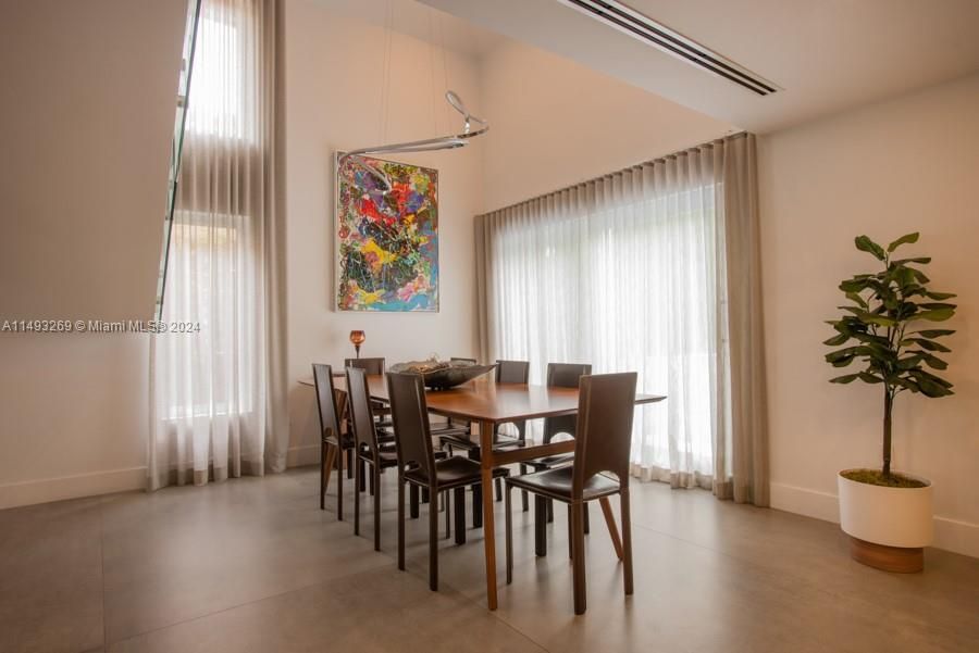 Recently Sold: $1,988,000 (3 beds, 3 baths, 2066 Square Feet)