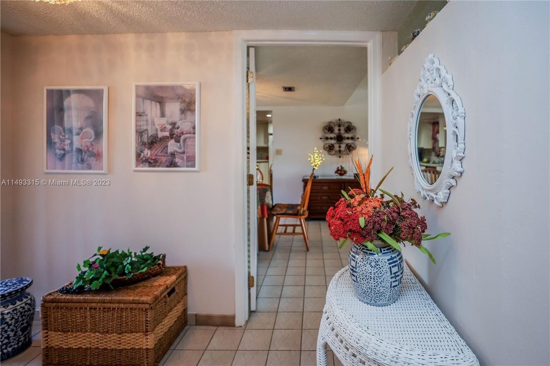 Недавно продано: $279,999 (2 спален, 2 ванн, 1283 Квадратных фут)