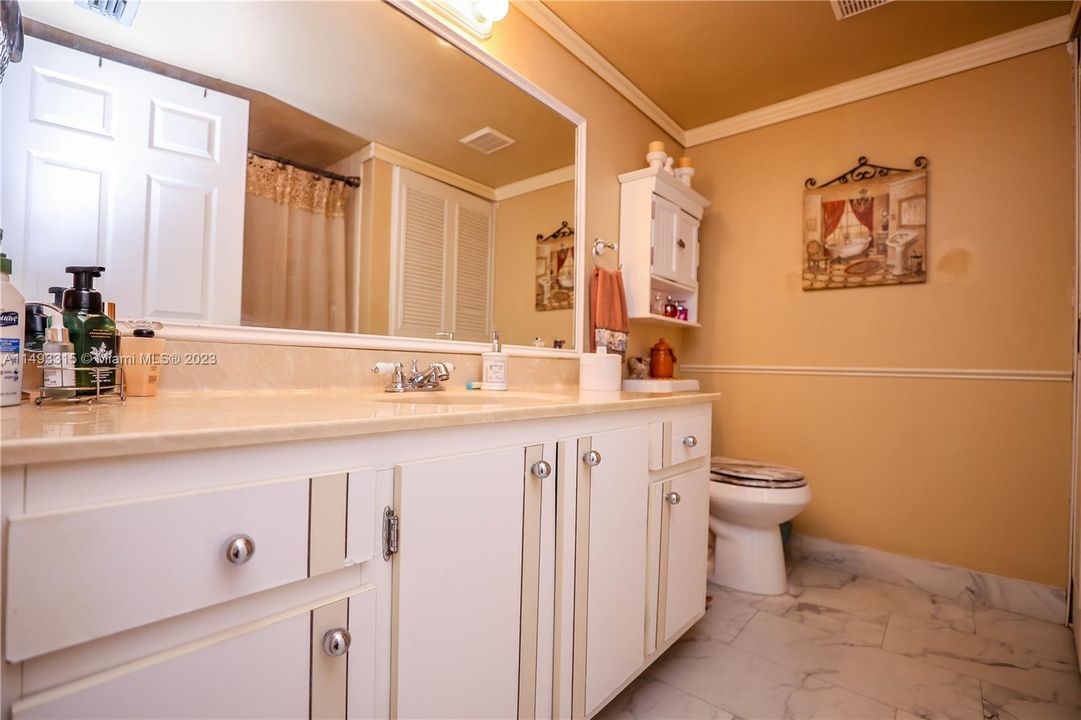 Недавно продано: $279,999 (2 спален, 2 ванн, 1283 Квадратных фут)