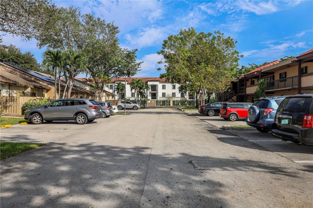 Недавно продано: $279,999 (2 спален, 2 ванн, 1283 Квадратных фут)