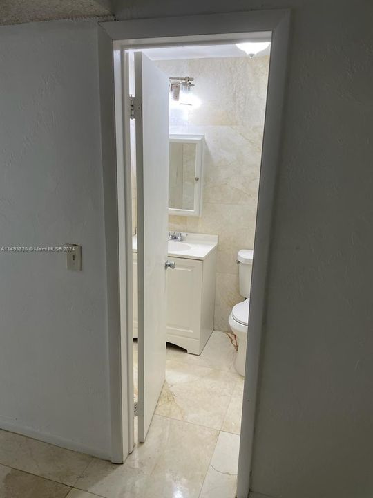 Recently Sold: $225,000 (1 beds, 1 baths, 930 Square Feet)