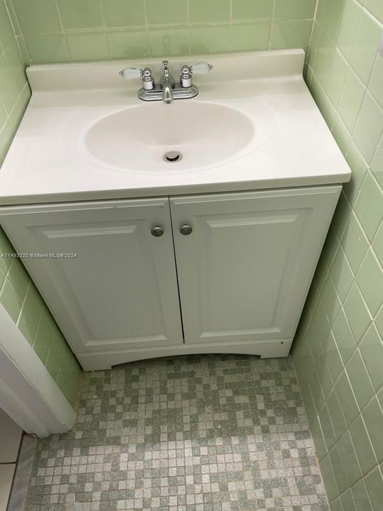 Recently Sold: $225,000 (1 beds, 1 baths, 930 Square Feet)