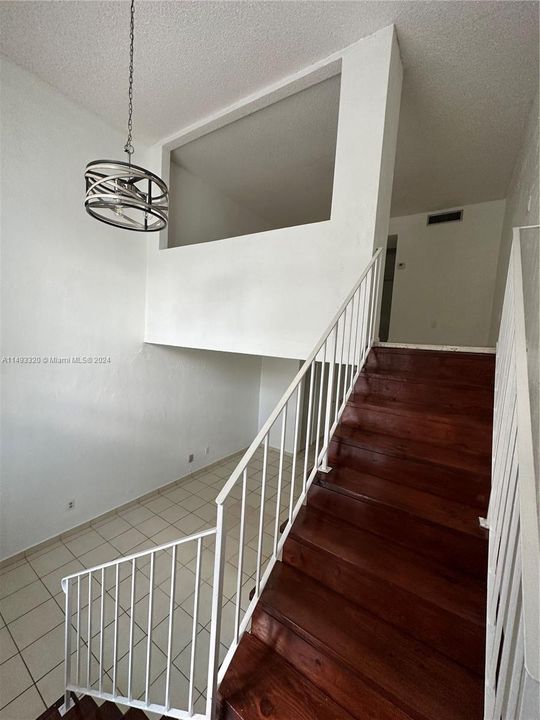 Recently Sold: $225,000 (1 beds, 1 baths, 930 Square Feet)