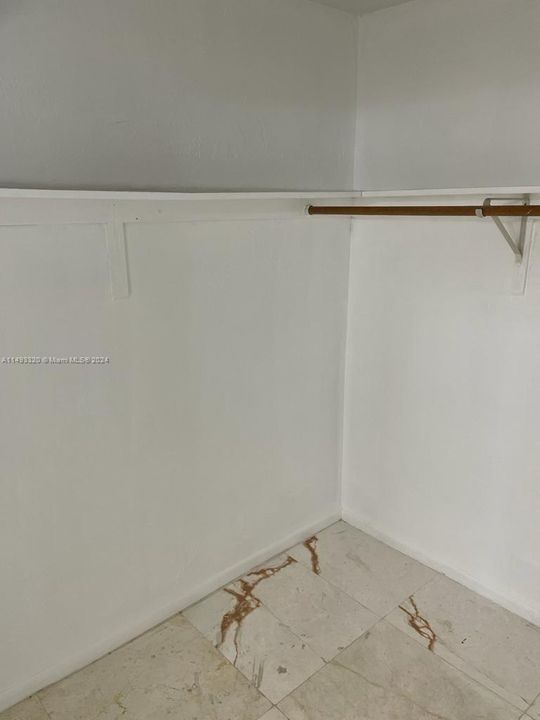 Recently Sold: $225,000 (1 beds, 1 baths, 930 Square Feet)