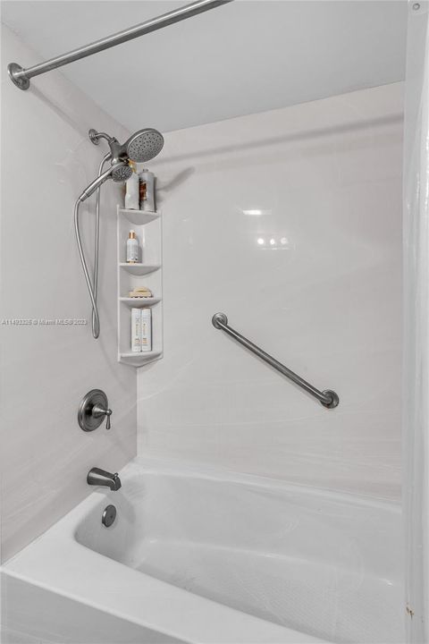 Недавно продано: $200,000 (2 спален, 2 ванн, 1192 Квадратных фут)