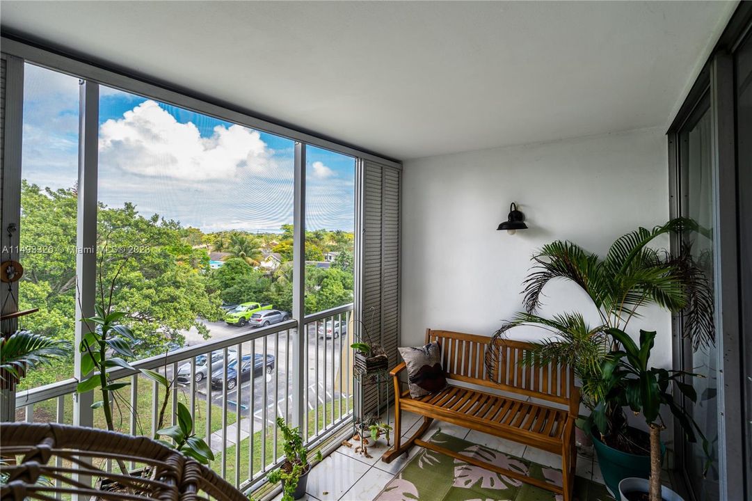 Недавно продано: $200,000 (2 спален, 2 ванн, 1192 Квадратных фут)